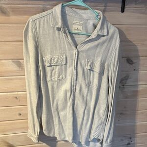 American Eagle women’s Gray Button-Up Shirt